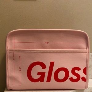 Glossier Beauty Bag 👛🎒